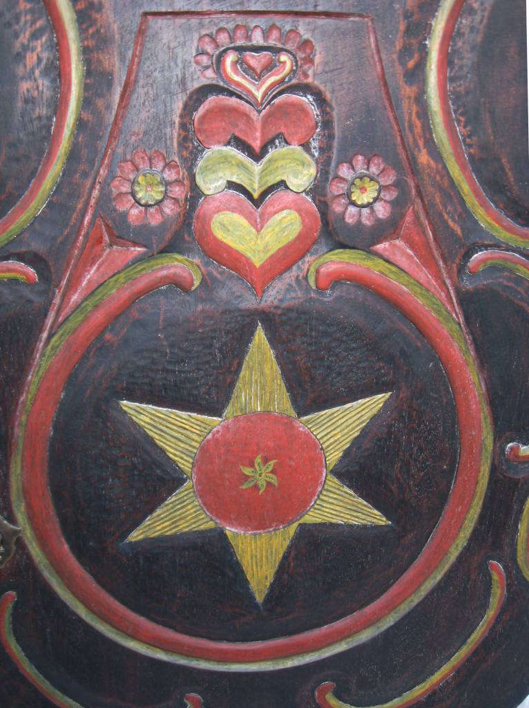 Chip carved & painted door on a Scandinavian painted wall cupboard skap from Finland C18th