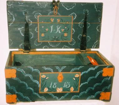 Painted 'cloud' marbled Swedish Scandinavian folk chest, furniture